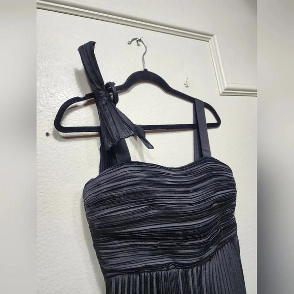 Lulu's Gorgeous Purpose Black Satin Pleated Sleeveless Bow Maxi Dress S Wedding - Picture 9 of 12